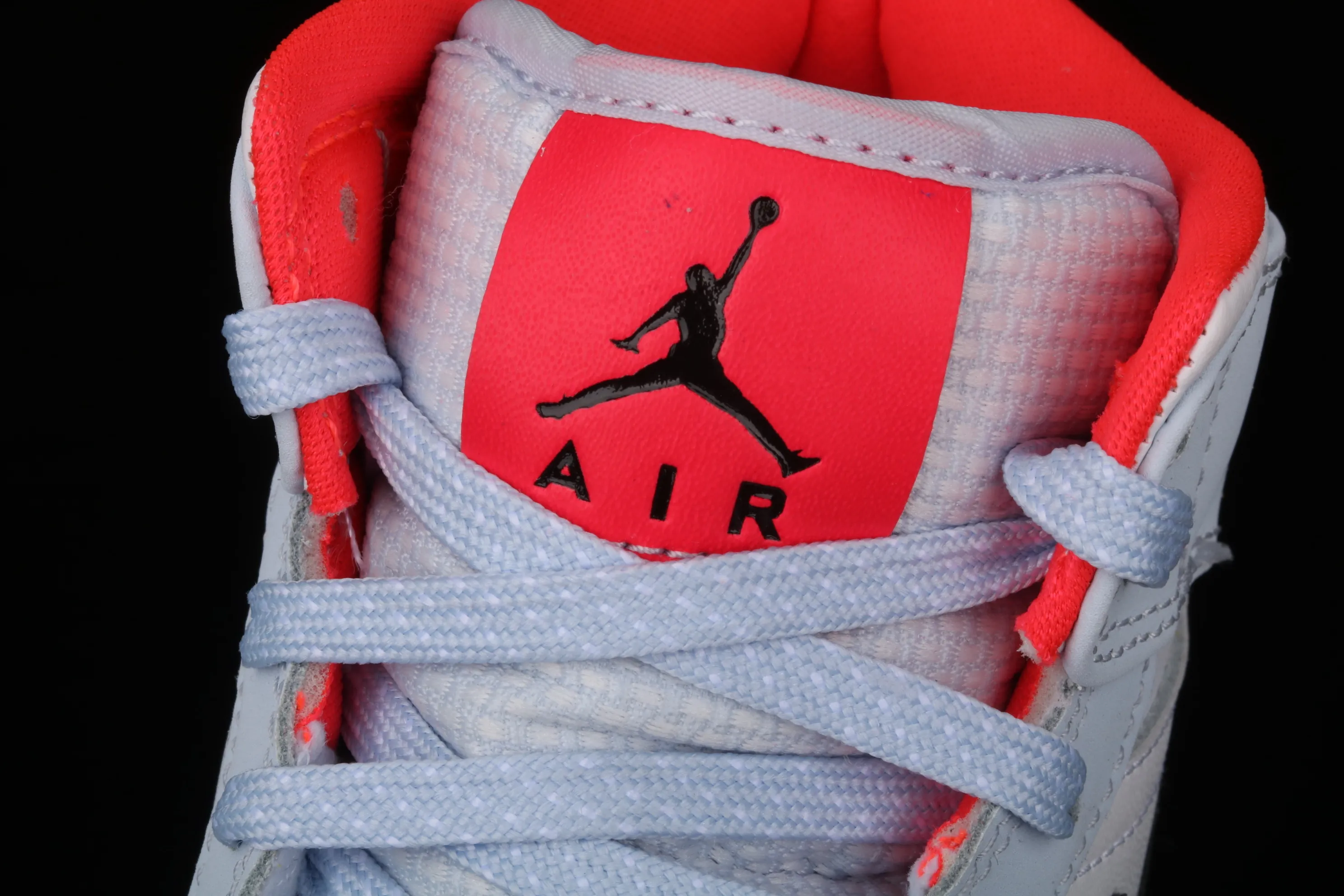 All categories Air Jordan Jordan series basketball shoes Air Jordan 1 Mid Air Jordan 1 Mid AJ1 Joe 1 snowflake ice blue color mid-top basketball shoes 555112-400